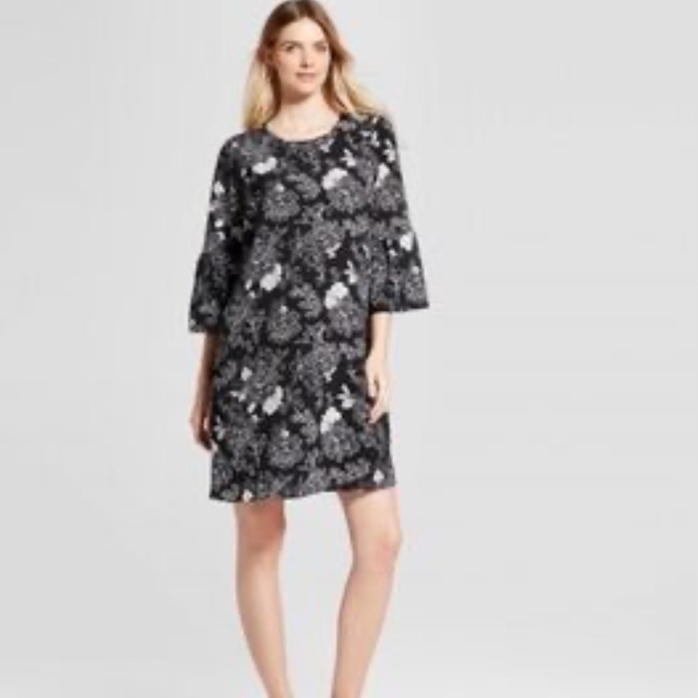 NWOT! ISABEL MATERNITY Bell Sleeve Floral Dress Size XL